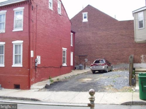 122 Arch St, Lancaster, PA 17603-5326