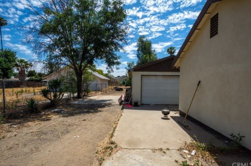 6060 Stearns St, Riverside CA  92504-1739 exterior