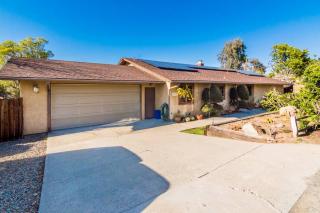 3215 Purer Rd, Escondido, CA 92029-7251