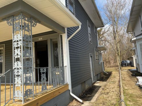 228 Oakwood Pl, Springfield, OH 45506-2143