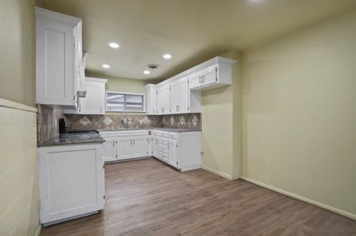 8048 Woodvale Rd, Fort Worth TX  76135-4431 exterior