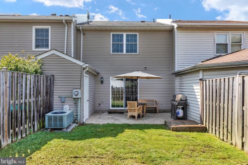 5 Park Pl, Lovettsville, VA 20180-8614