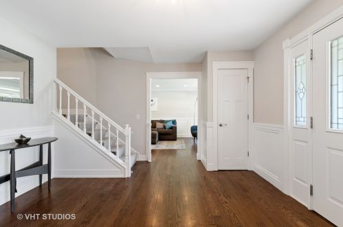 2923 Lexington Ln, Highland Park, IL 60035-1002
