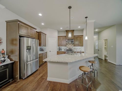 6731 Deleon St, Irving TX  75039-3437 exterior