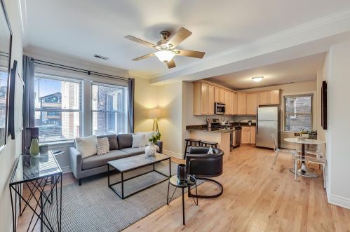 2015 Leavitt St, Chicago, IL 60608-2525