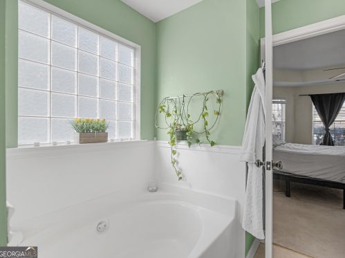 373 Chadwick Cmns, Stockbridge GA  30281-7772 exterior