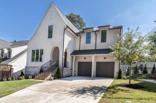 1102 Mantissa St, Atlanta, GA 30318-3045