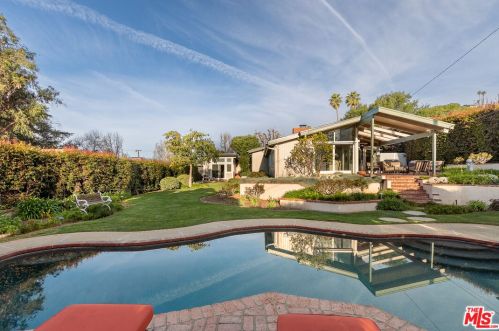 2770 Winrock Ave, Altadena, CA 91001-1814