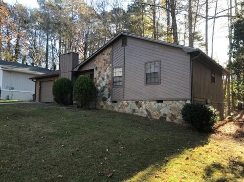 3828 Burnt Leaf Ln, Lithonia, GA 30039-4325