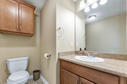2009 Autumn Lk Dr, Bryan TX  77807-5112 exterior