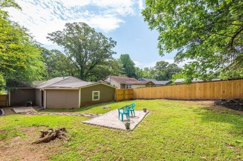136 Burbank Dr, Atlanta GA  30314-2521 exterior