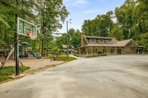 7290 Hunters Br Dr, Atlanta GA  30328-1719 exterior