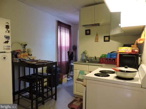 30 Woodland St, Trenton NJ 08610-6147 exterior