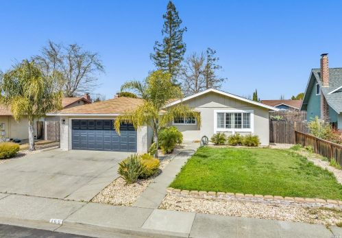 160 Clark Way, Vacaville, CA 95687-6407
