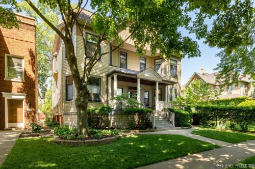 109 Grove Ave, Oak Park, IL 60302-2805