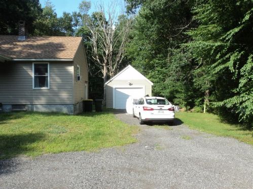 975 Wallum Lake Rd, Glocester, RI 02859-1829
