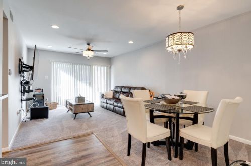 5803 Royal Ridge Dr, Springfield, VA 22152-1019