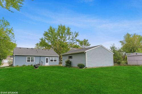 1710 Green Meadows Blvd, Streamwood, IL 60107-1831