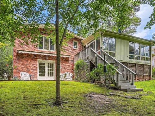 2269 Echo Hl Cir, Atlanta GA  30345-1902 exterior