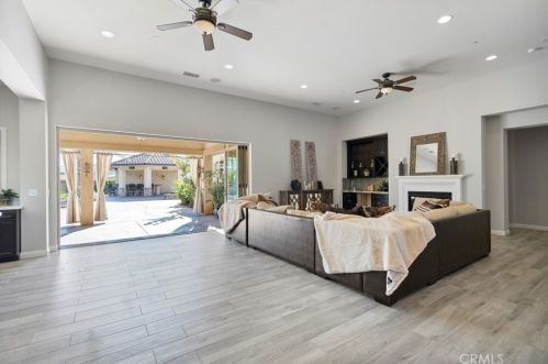 7756 Kingdom Dr, Riverside CA  92506 exterior