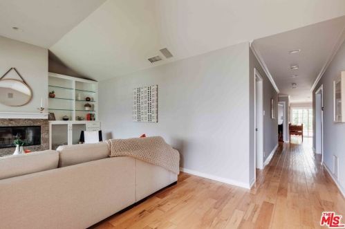 15121 Otsego St, Van Nuys, CA 91403-1204