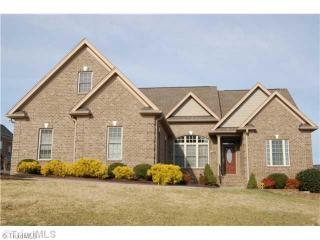 102 Hillside Ct, High Point, NC 27263-3096