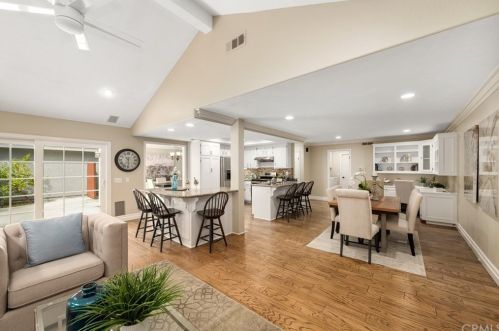 30 Halfmoon, Irvine, CA 92614-5433