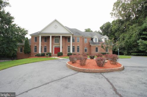 1056 Bellview Pl, Mc Lean, VA 22102-1531