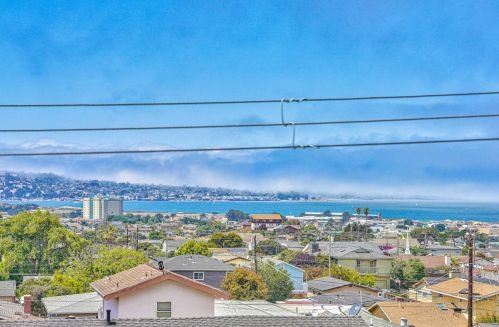 1312 Flores St, Seaside CA exterior