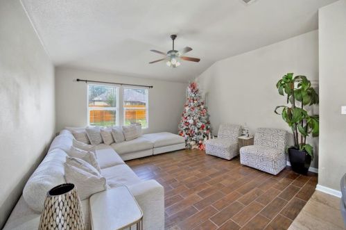 120 Geronimo Cv, Uhland TX 78640-4622 exterior