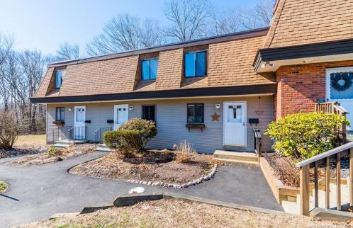11 King Arthur Dr, Niantic, CT 06357-1207