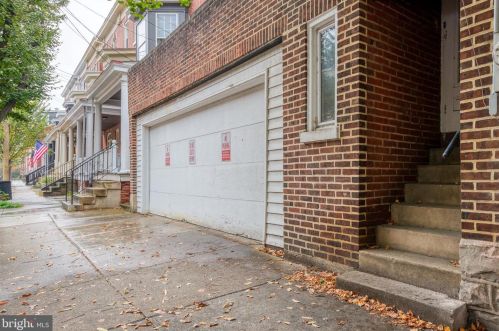 445 Duke St, Lancaster PA  17602-4205 exterior