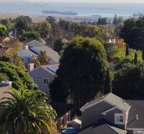 662 Windsor Dr, Benicia, CA 94510-3747