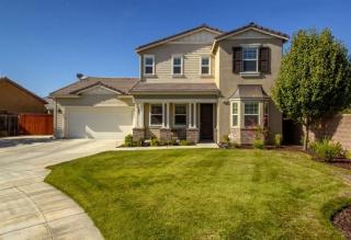 3287 Twain Ave, Clovis, CA 93619-8939