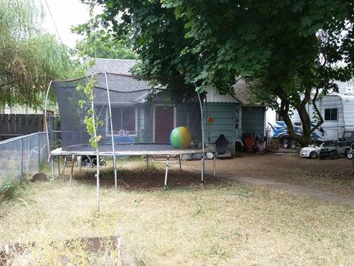 6146 Lexington St, Portland OR  97206-8164 exterior