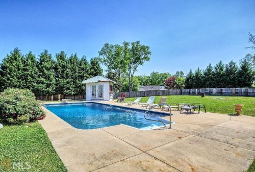 105 Melrose Creek Dr, Stockbridge GA  30281-2350 exterior