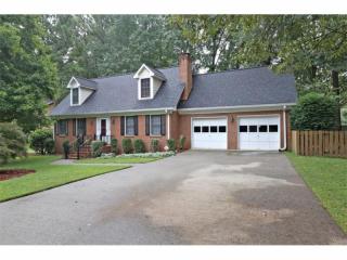 3147 Caintal Ct, Decatur, GA 30033-1804