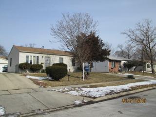 122 Cedar Cir, Streamwood, IL 60107-1450