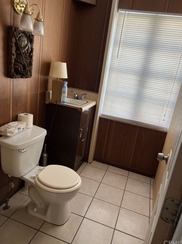 5842 Magnolia Ave, Riverside CA  92506-1827 exterior