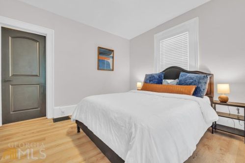 1392 Bryan Ave, Atlanta GA  30344-2665 exterior