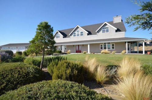4720 Lamplighter Way, Lake Nacimiento, CA 93446-8499