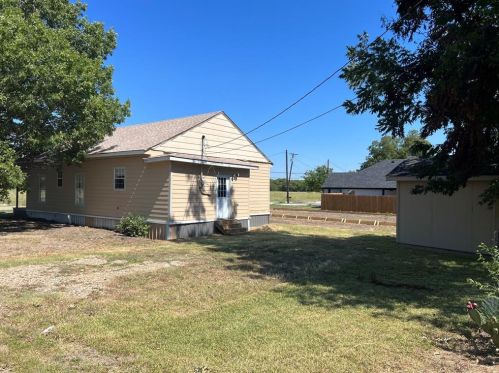 3041 Dalton St, Greenville, TX 75401-2499