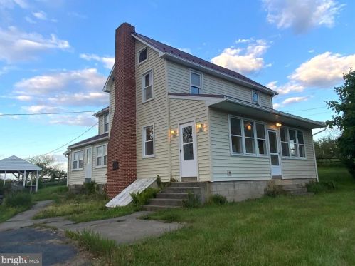 526 Evergreen Rd, Paradise Park, PA 17068-9312