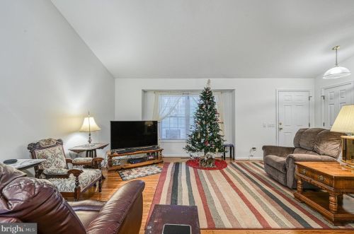 342 Bohannon Rd, Bumpass, VA 23024-4742
