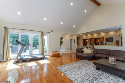 2 Brookview Cir, Dover NJ  07869-4636 exterior