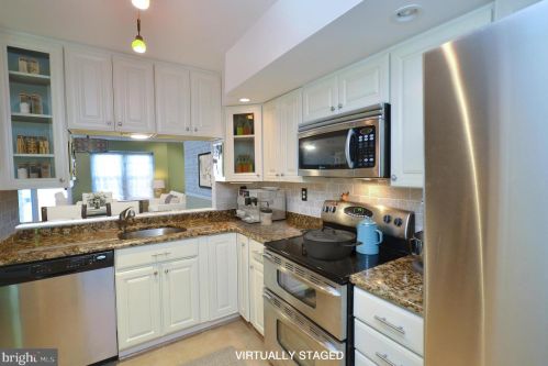 3342 Lakeside View Dr, Falls Church, VA 22041-2446