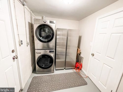 733 Stinchcomb Rd, Severna Park MD  21146-4223 exterior