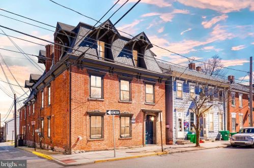 29 East St, Carlisle, PA 17013-2561