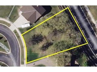 1260 Bishop Cir, Minnetrista, MN 55388