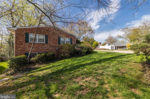 4509 39th St, Arlington, VA 22207-2928